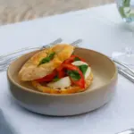 Panino caprese gustoso e fresco