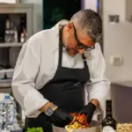 Chef prepara piatti gourmet con passione