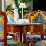 Sedie eleganti al Grand Aldo's Club