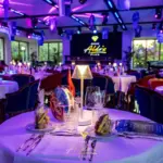 Elegante sala da pranzo con atmosfera incantevole