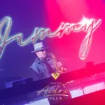 Saxofonista suona al Grand Aldo's Club
