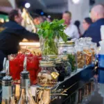 Cocktail bar elegante e accogliente.