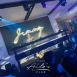 Saxofonista al Grand Aldo's Club
